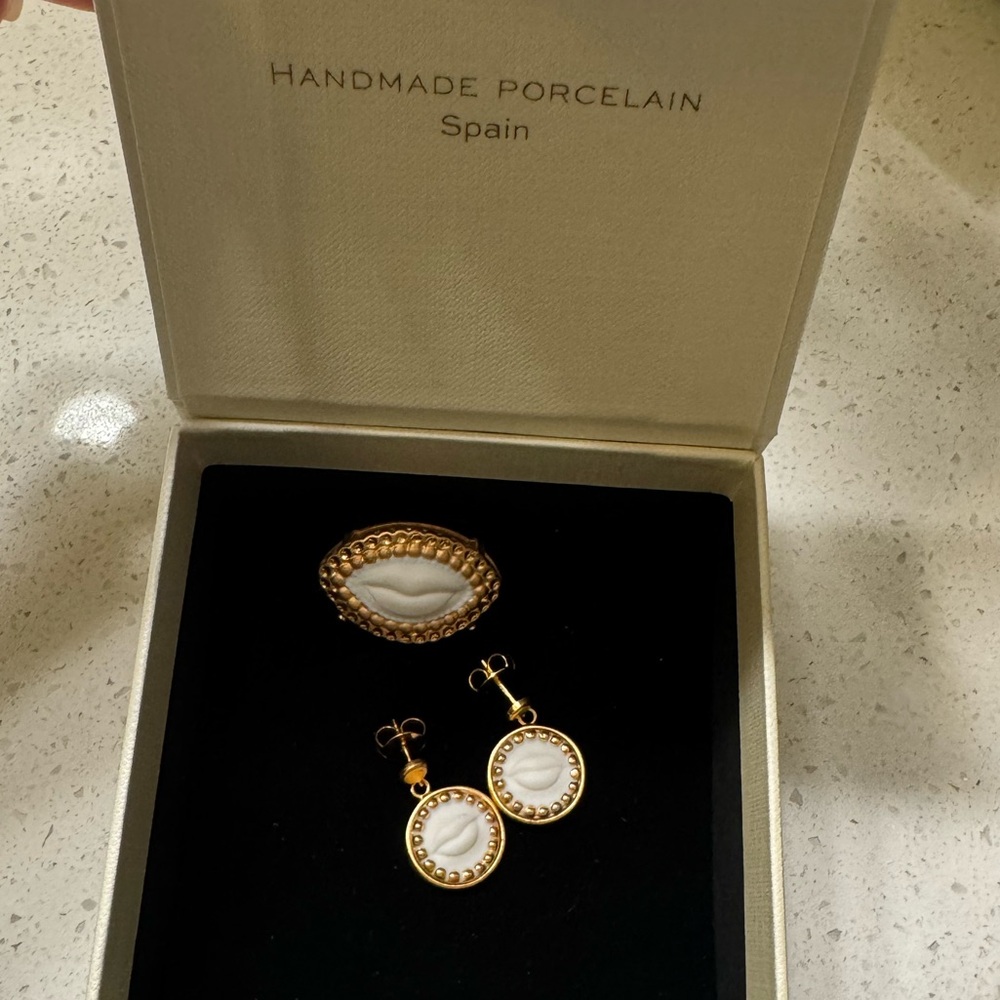 Lladró Porcelain Kiss Jewelry Set (Ring&Earings)